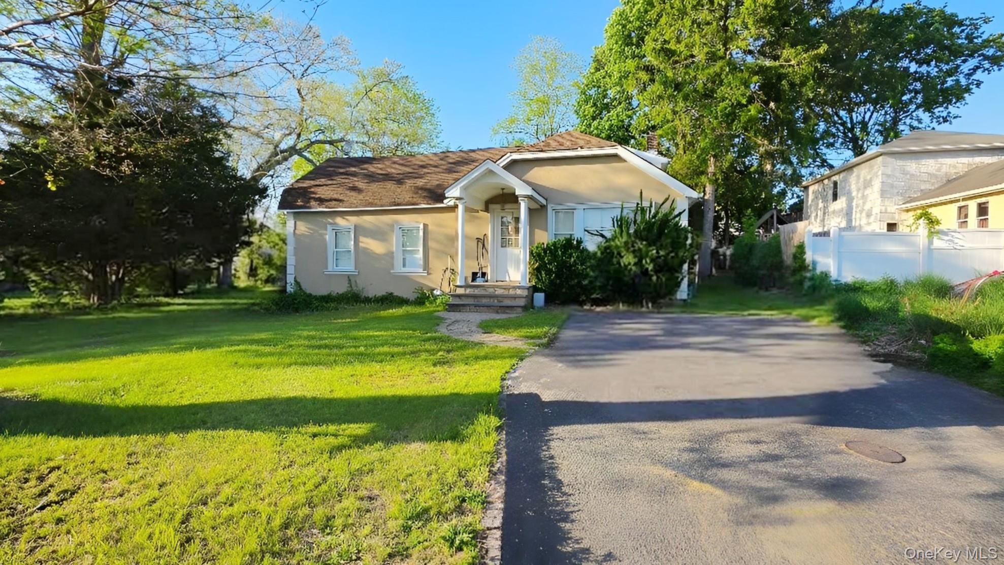 385 Half Hollow Road — photo