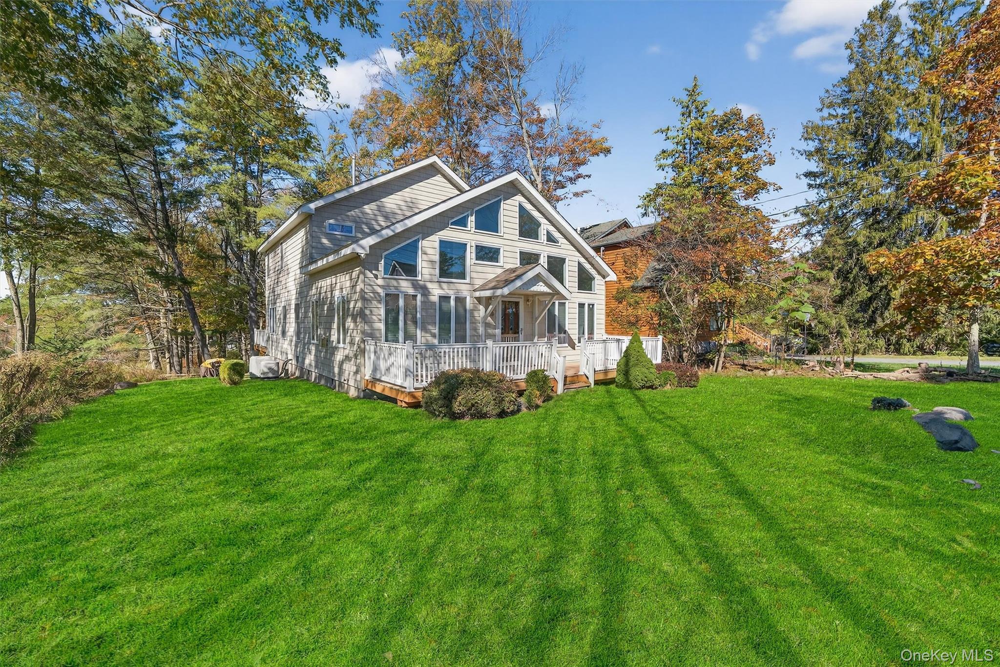 518 Sackett Lake Road — photo