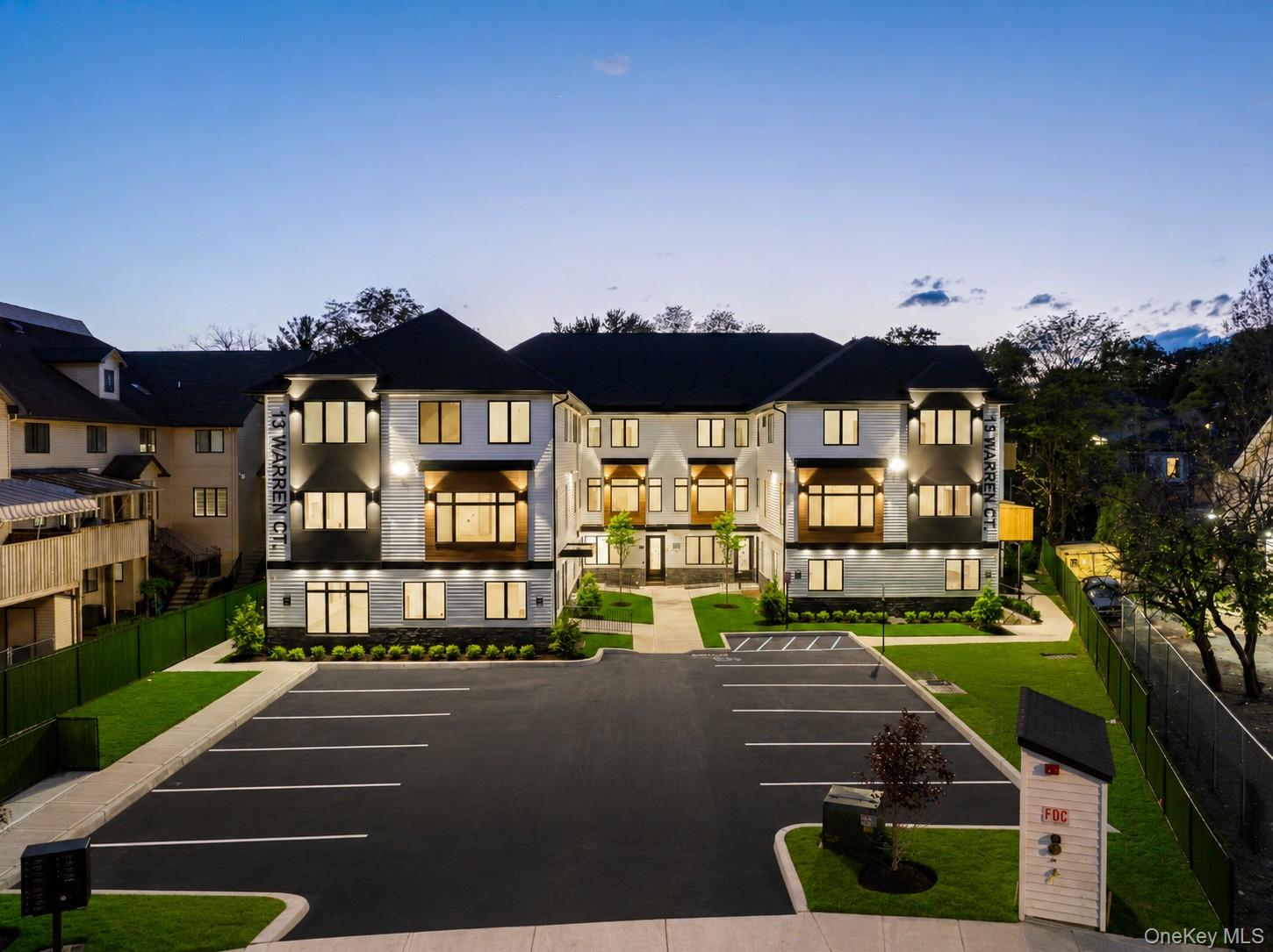 15 Warren Court 212 — photo