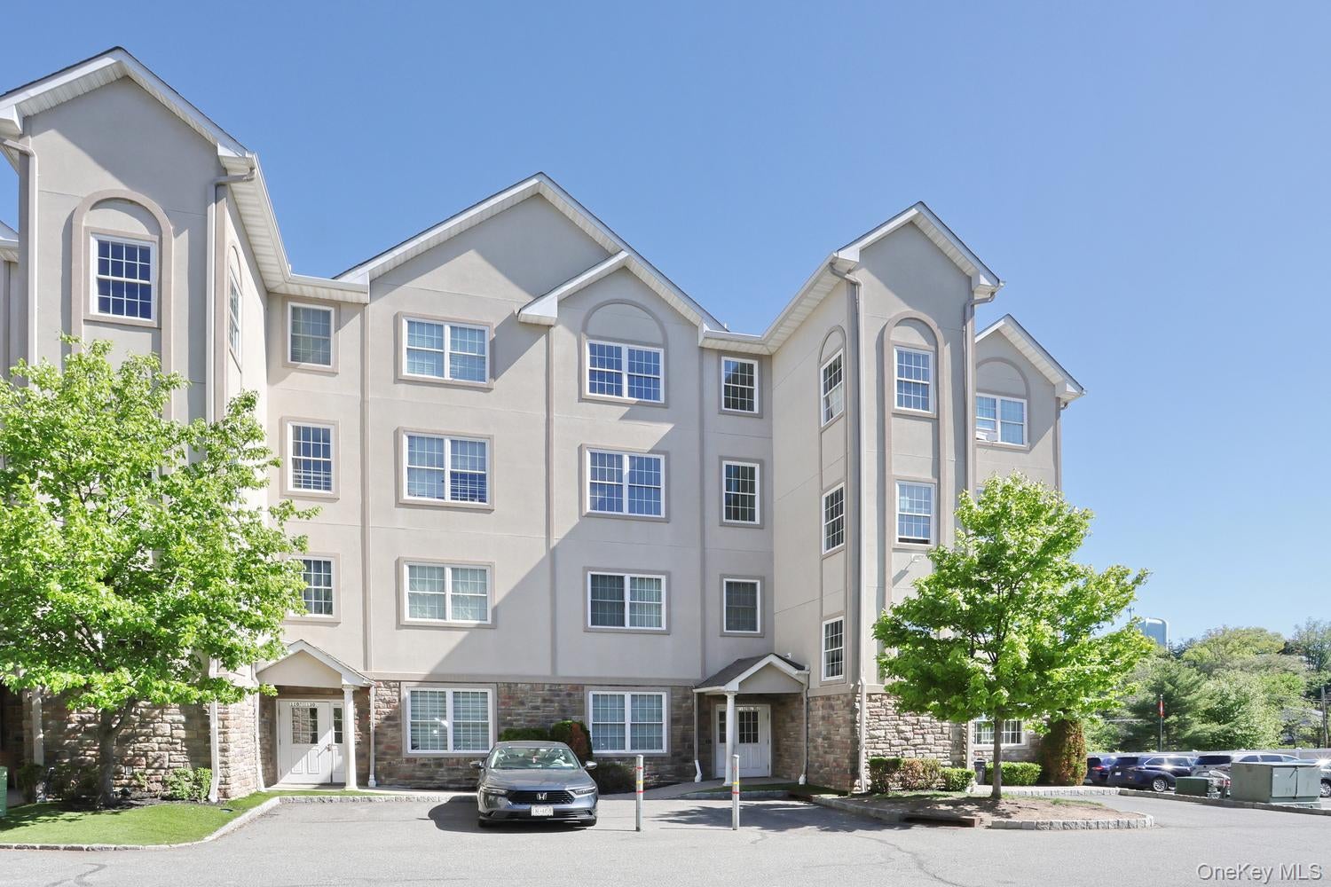 1302 Parkview Drive — photo