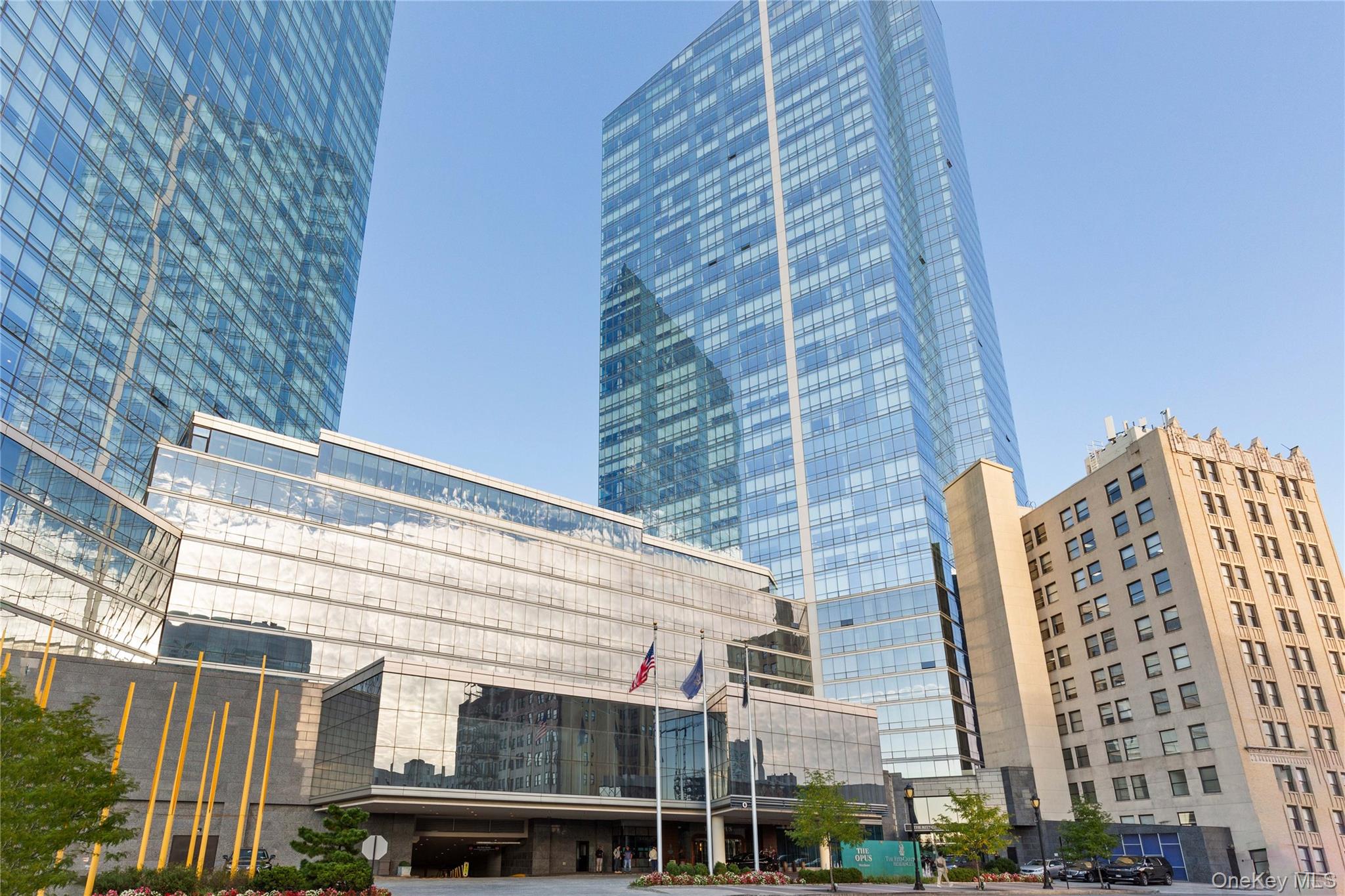 1 Renaissance Square 33G (V7G) — photo