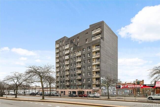 70-26 Queens Boulevard 10E — photo