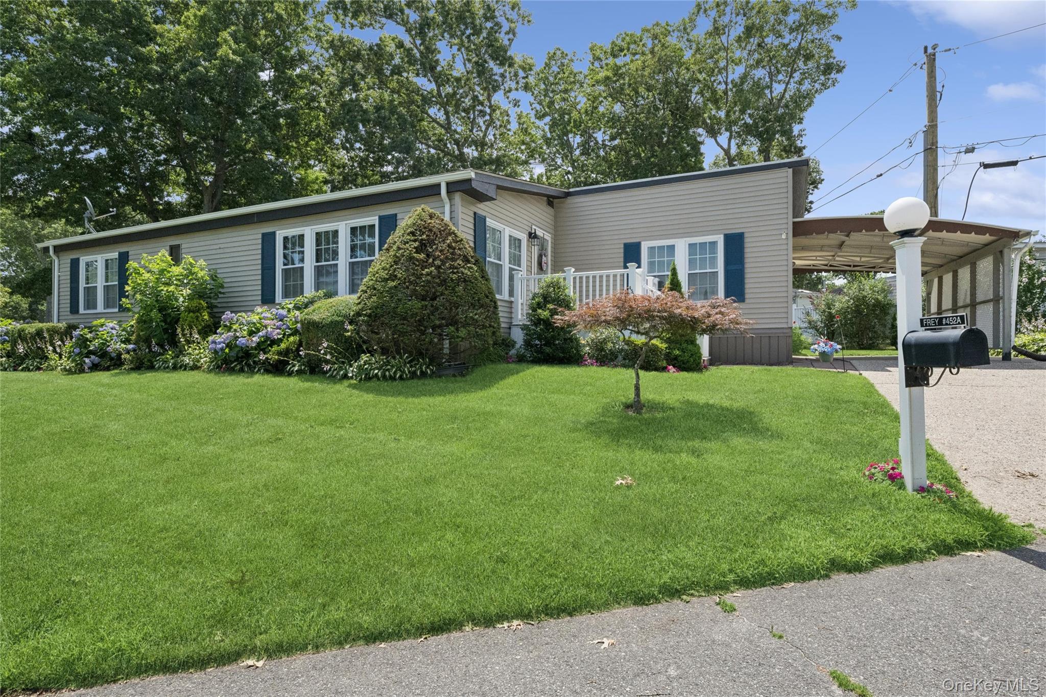 1661 Old Country Road 452a — photo