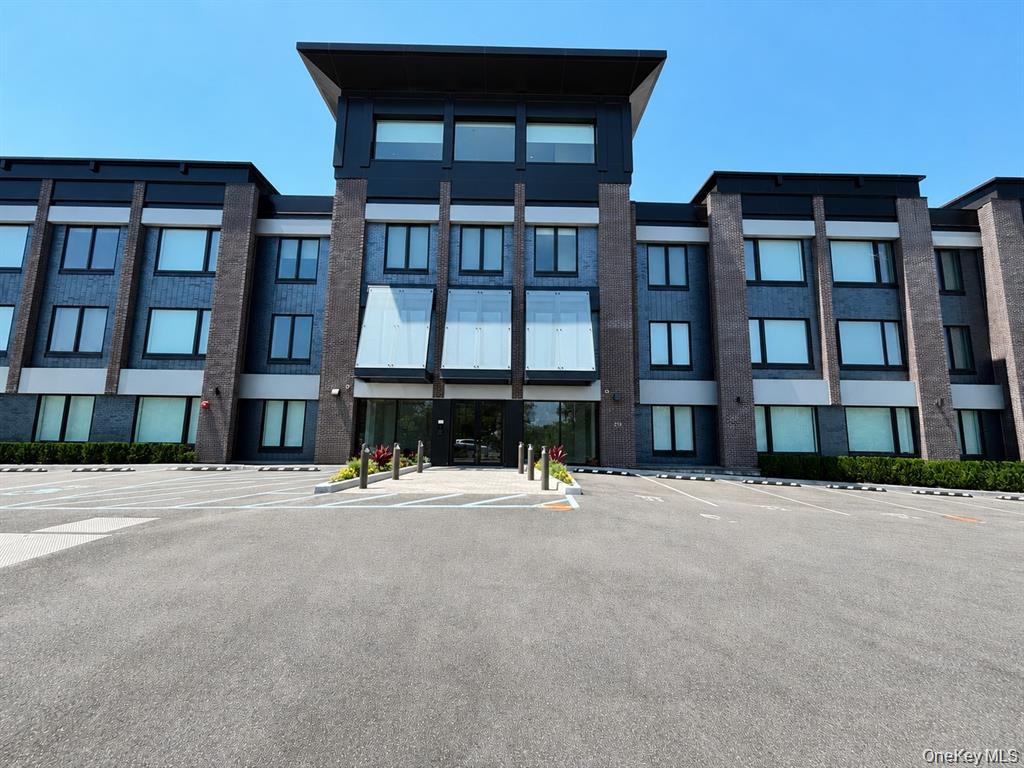 218 Middle Neck Road 313 — photo