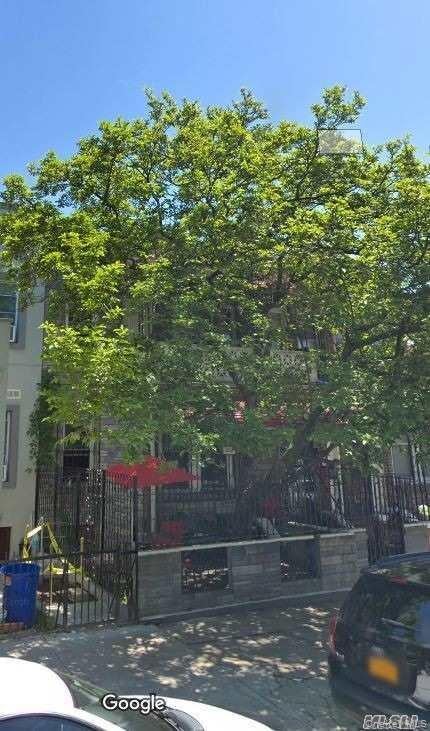 1212 Manor Avenue — photo