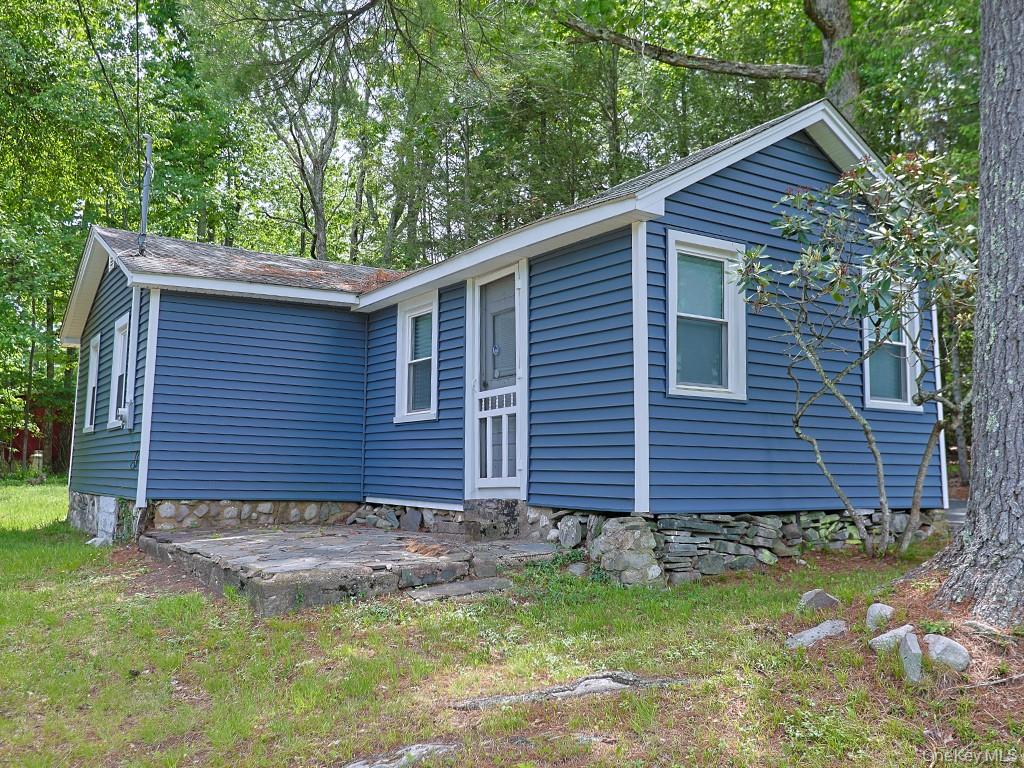 4 Spruce Street E — photo