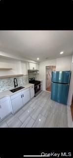 6125 Saunders Street — photo