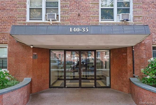 140 35 Beech Ave 4H — photo