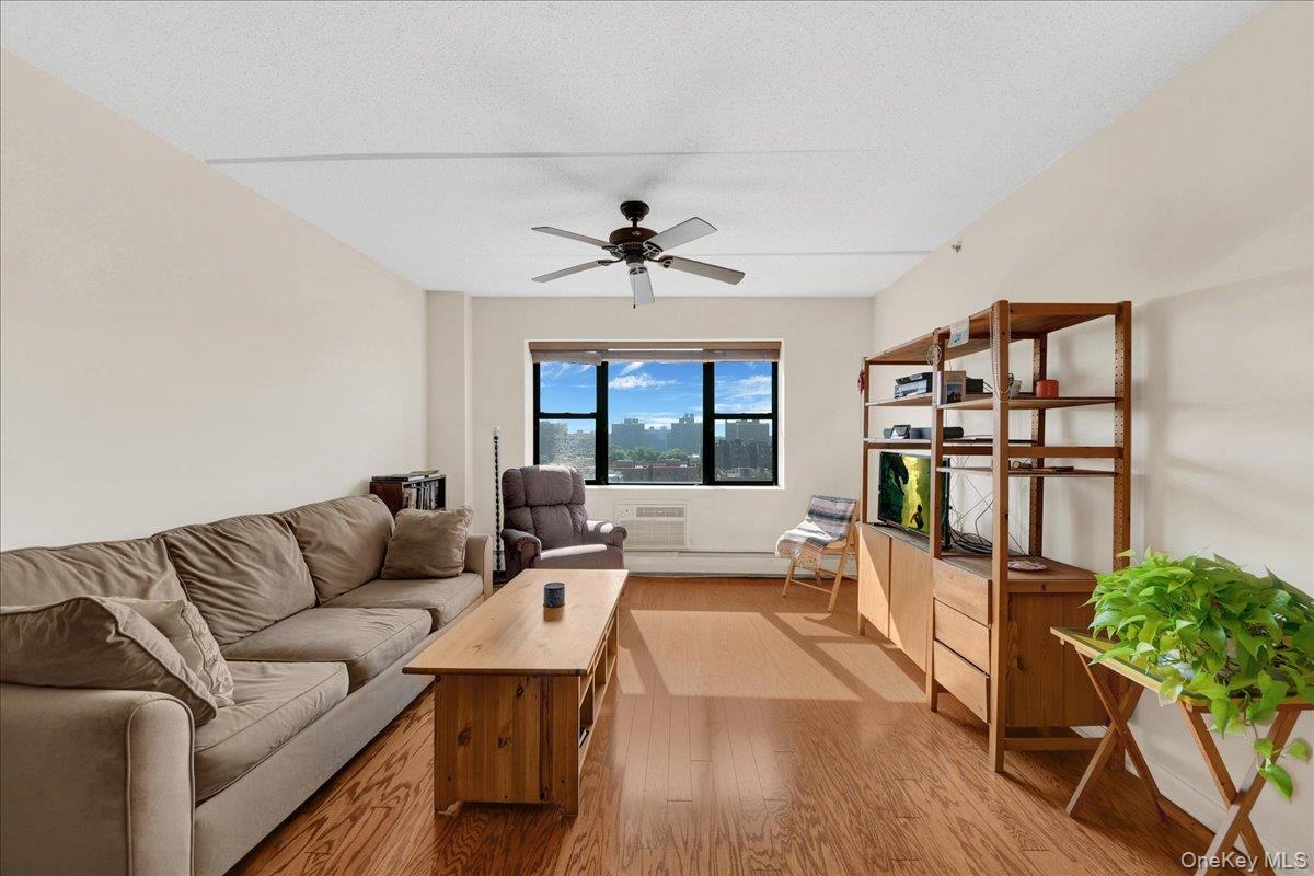 1275 Grant Avenue 10E — photo