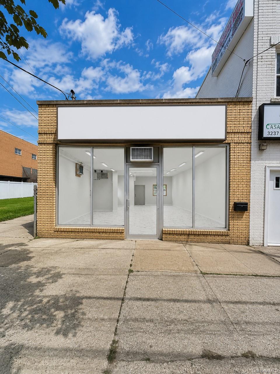 3235 Long Beach Road — photo