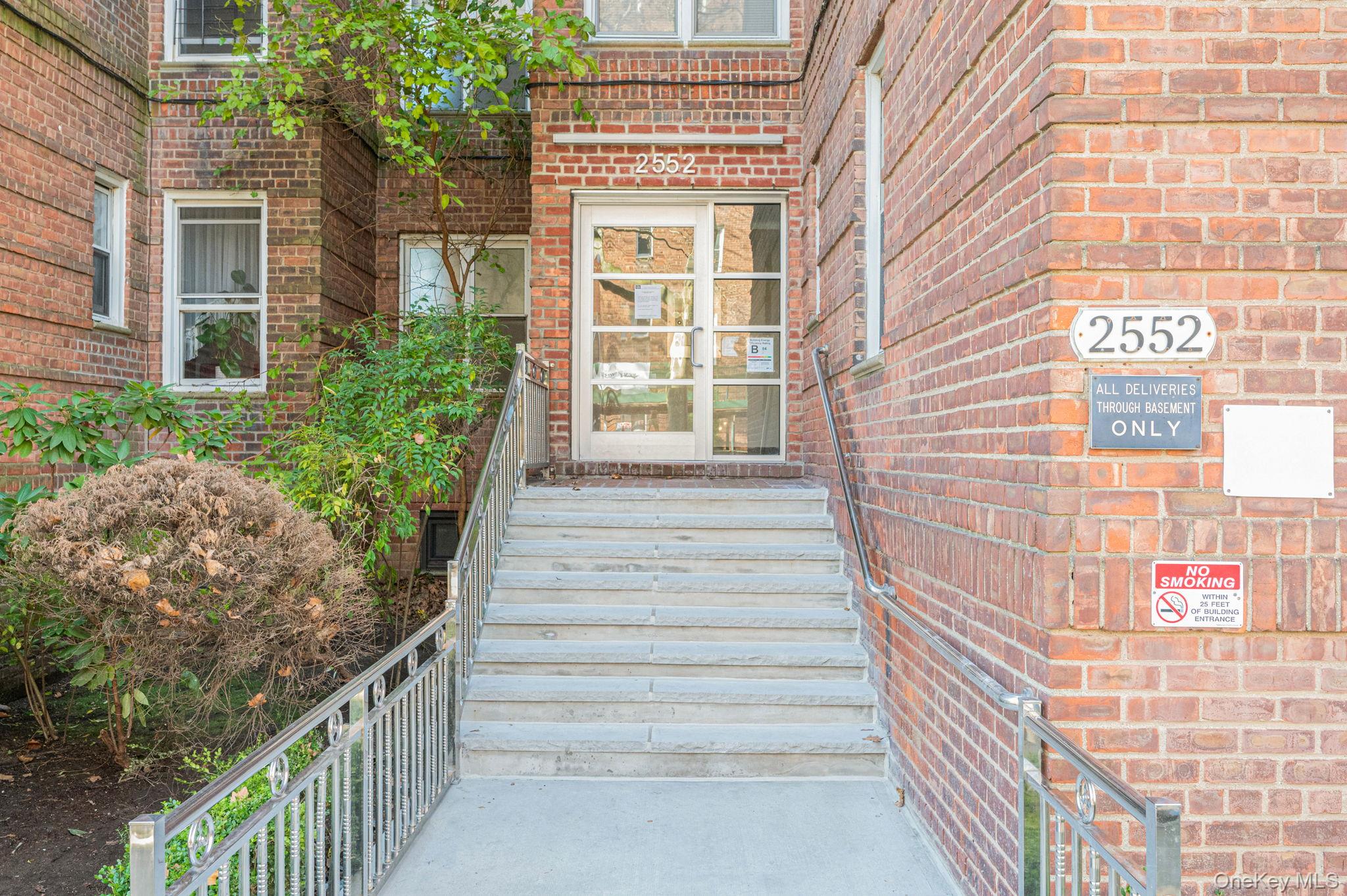 2552 E 7 Street 1H — photo