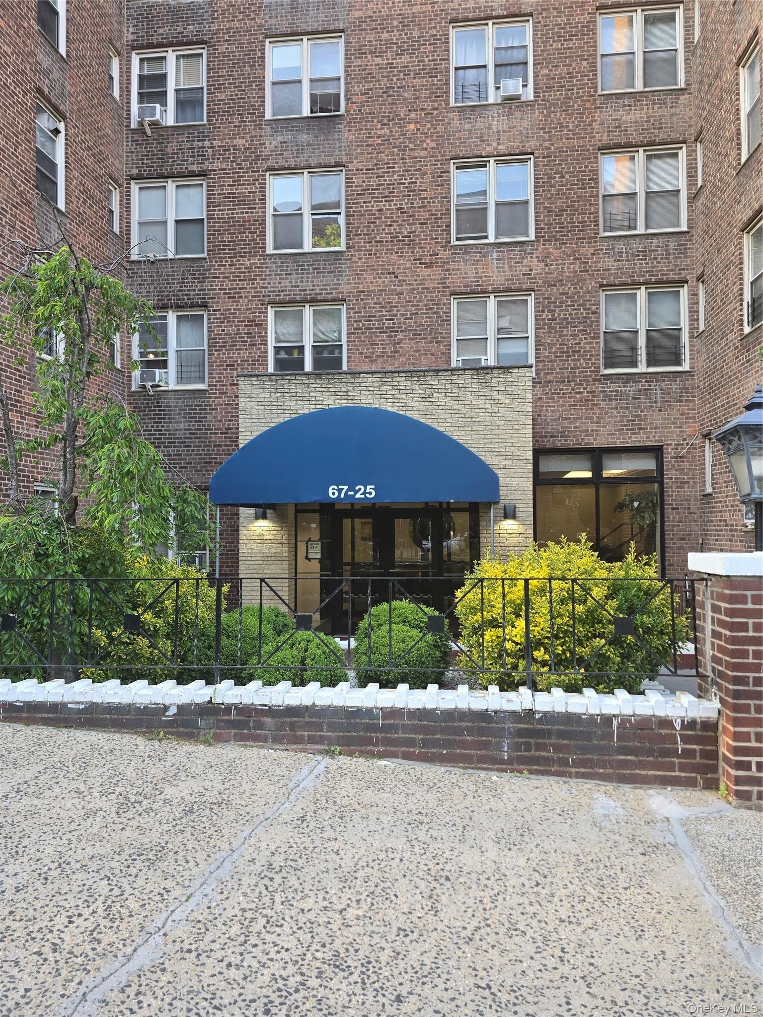6725 Dartmouth Street 3M — photo
