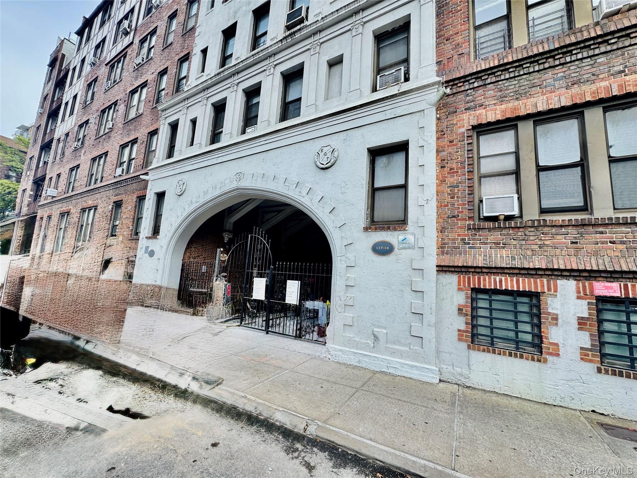 117-14 Union Turnpike Ac3 — photo
