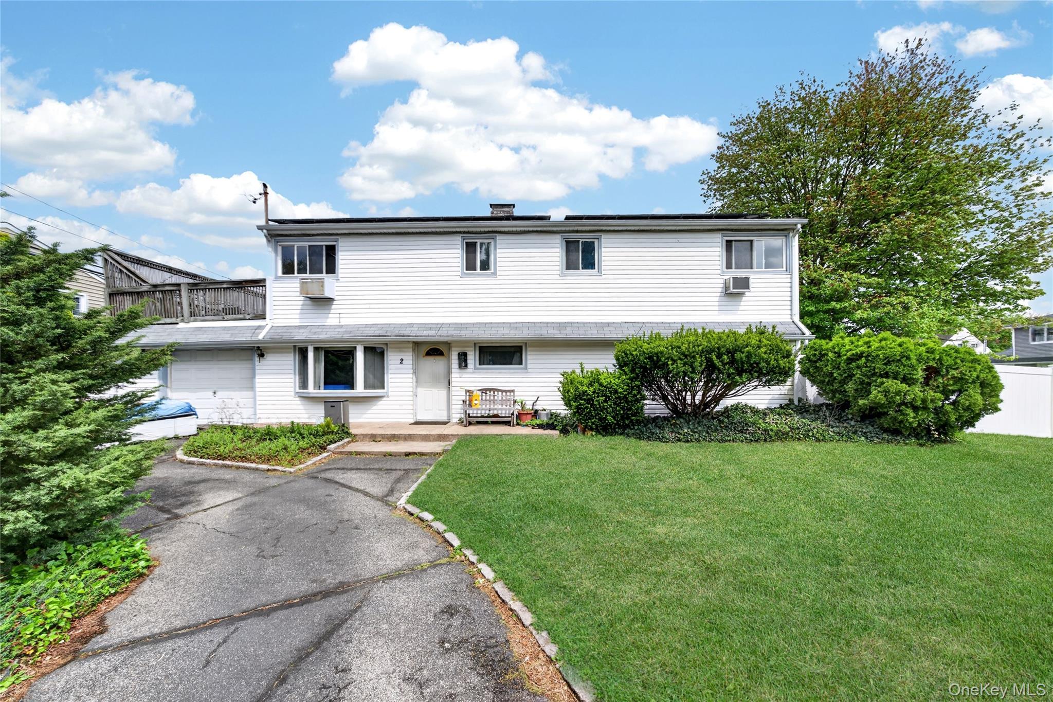 2 Dawn Lane — photo