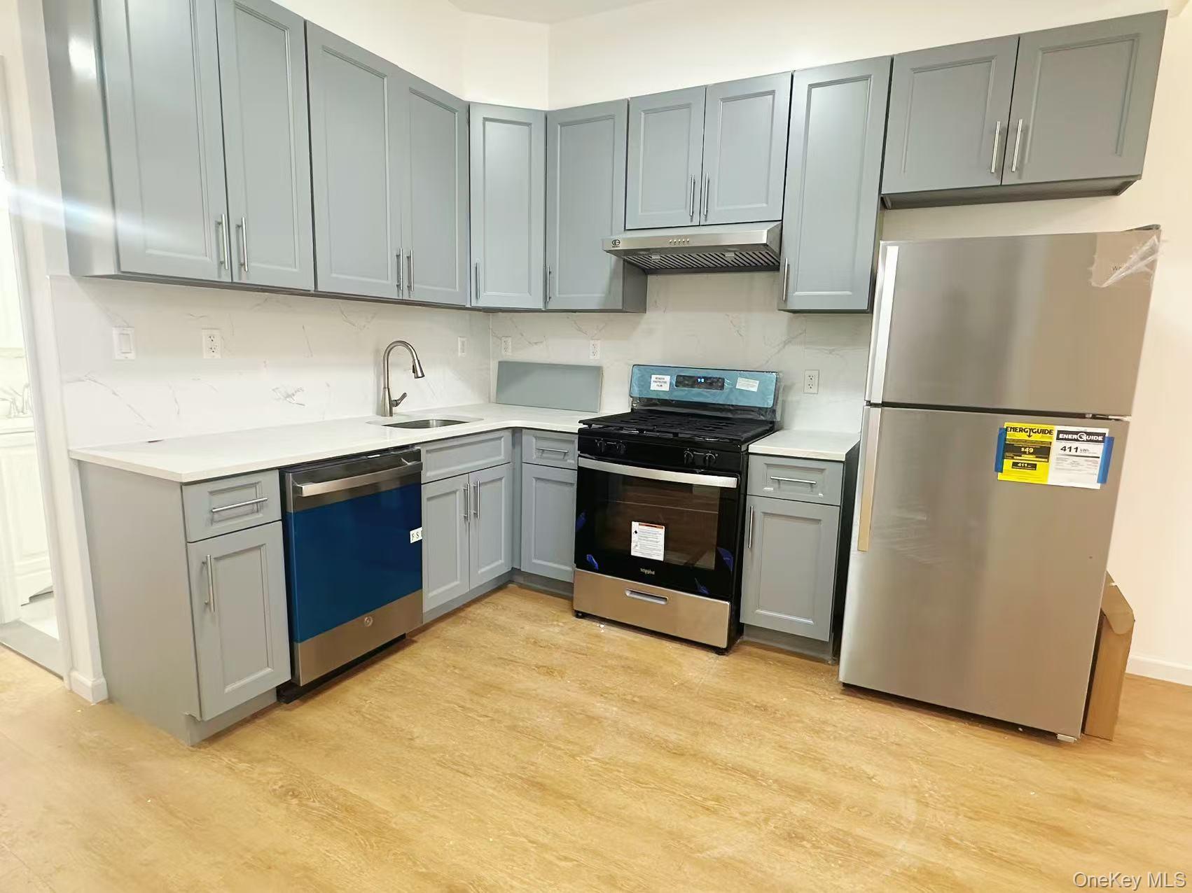 30-87 Steinway Street 2Fl — photo