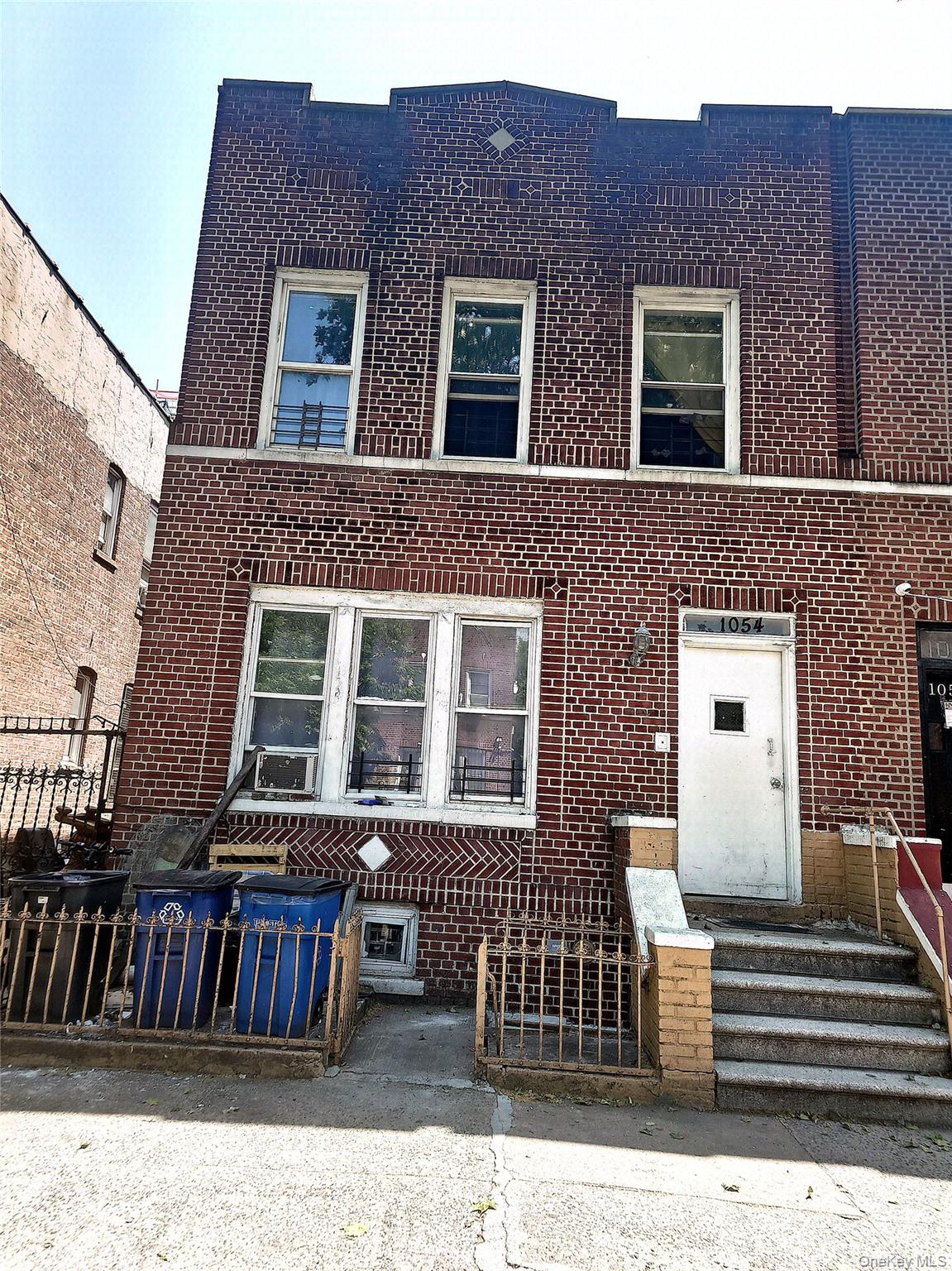 1054 Longfellow Avenue — photo