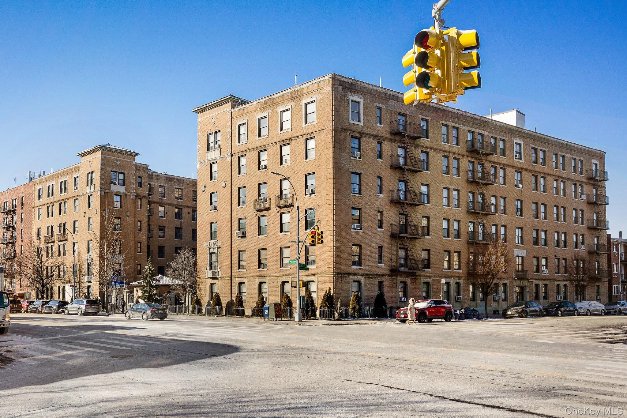 148-09 Northern Boulevard 3B — photo