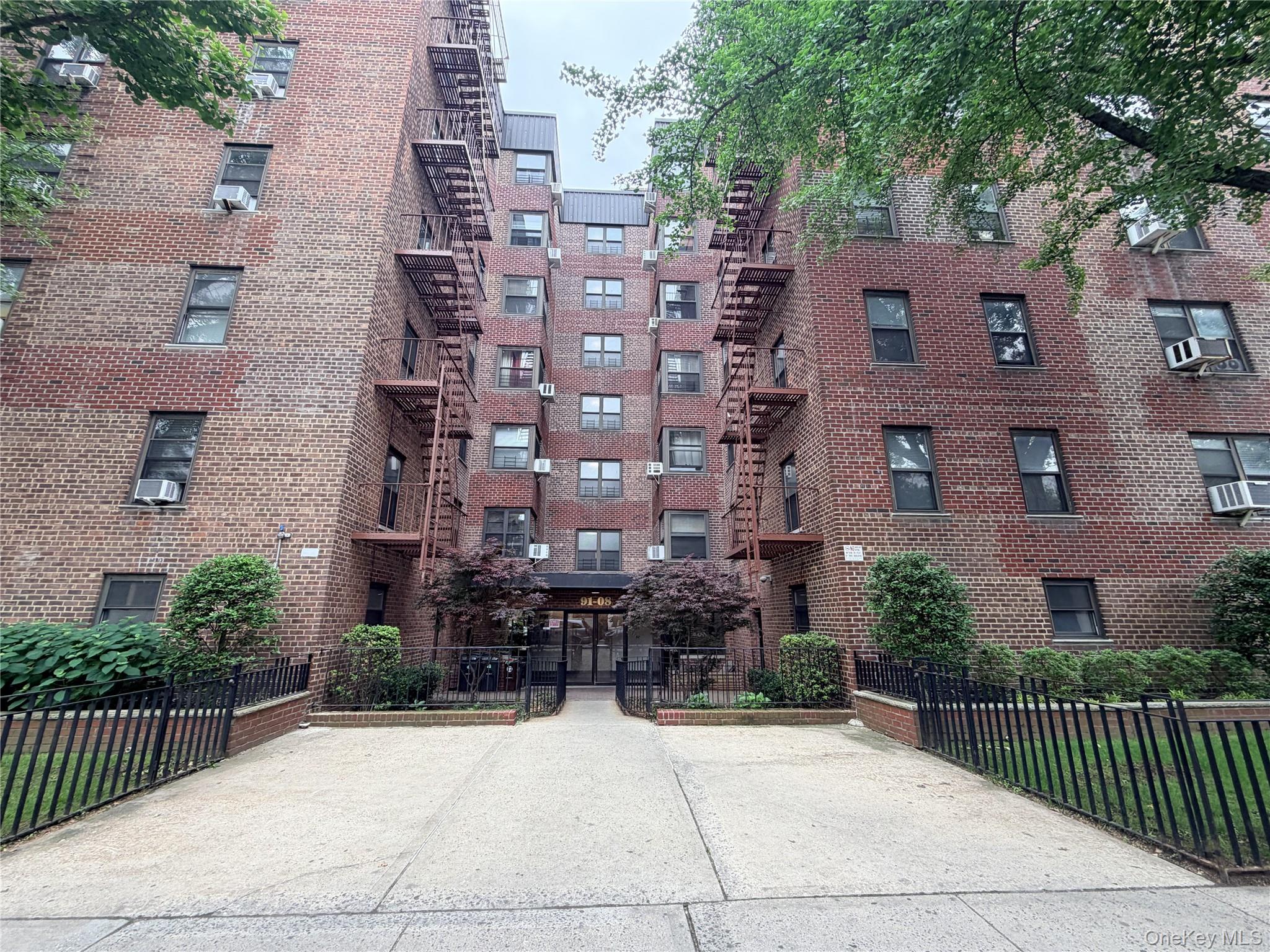 91-08 32 Avenue E107 — photo