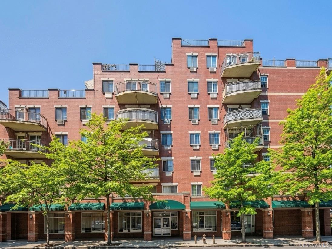 35-06 Leavitt Street 6C — photo