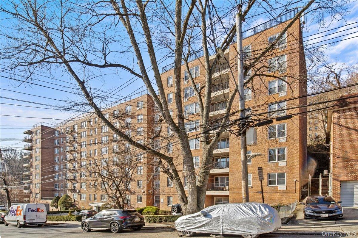 5425 Valles Avenue 4M — photo