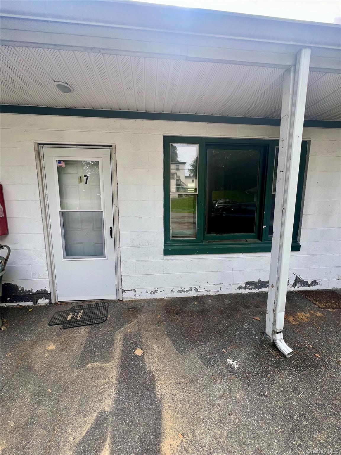 1612-1616-1616 Route 9W 17 — photo