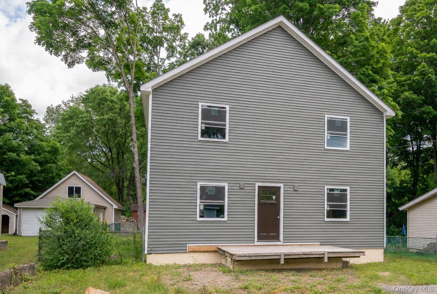 22 Oak Street — photo