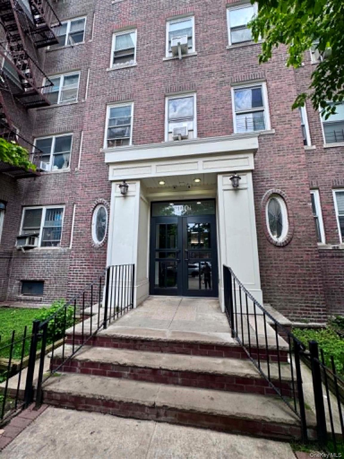 143-07 Sanford Avenue 3J — photo