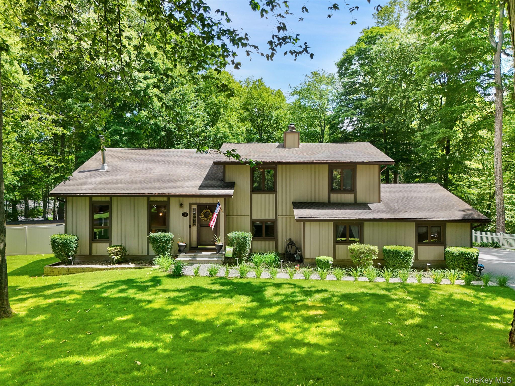 90 Timberlane Court — photo