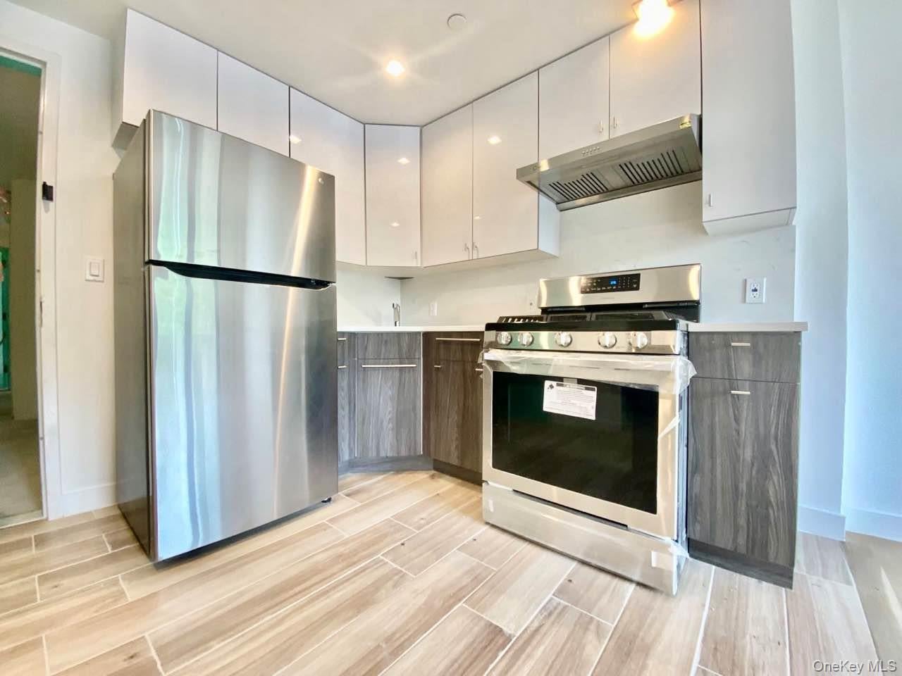 14020 Cherry Avenue 3C — photo