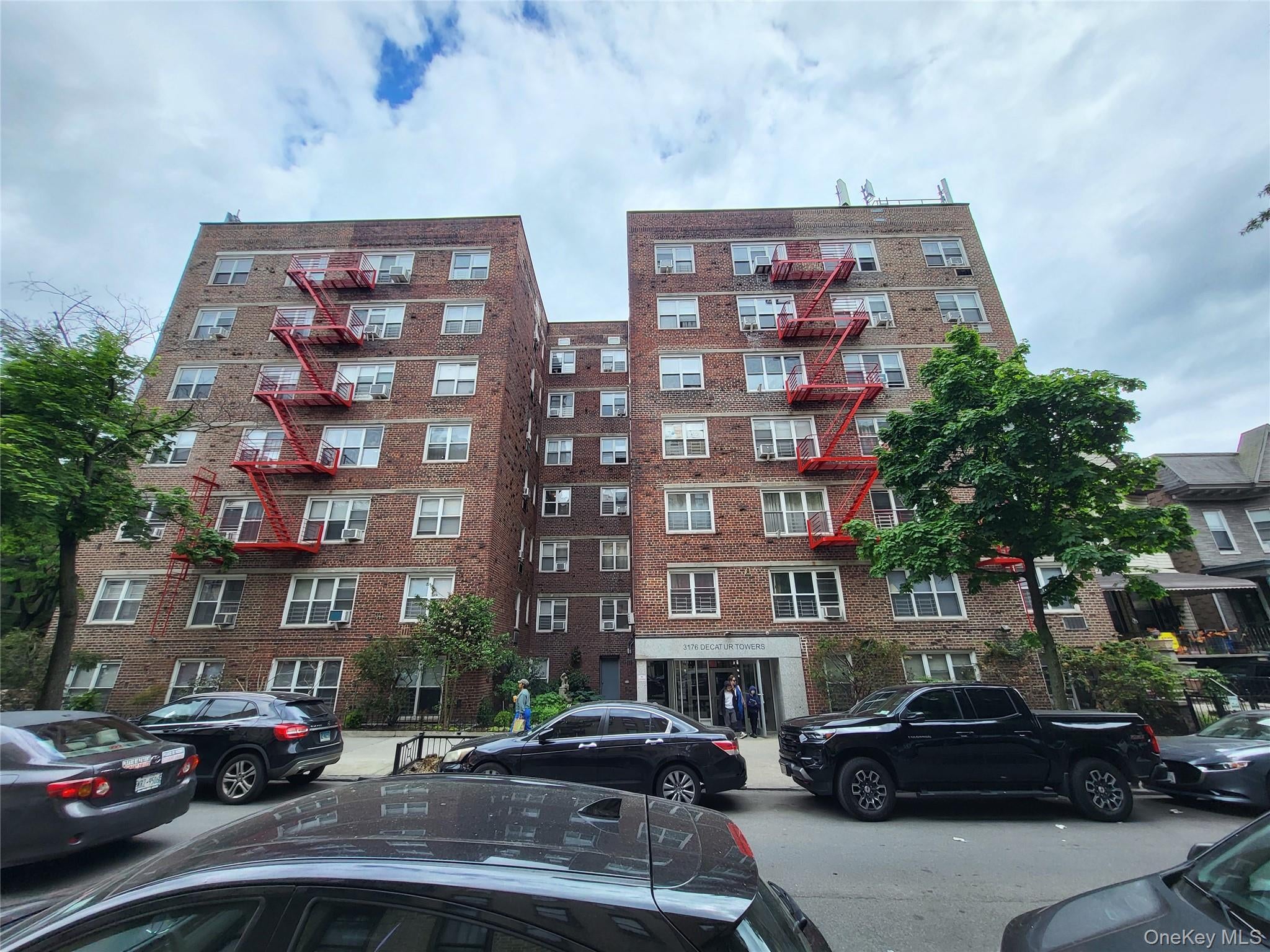 3176 Decatur Avenue 6H — photo