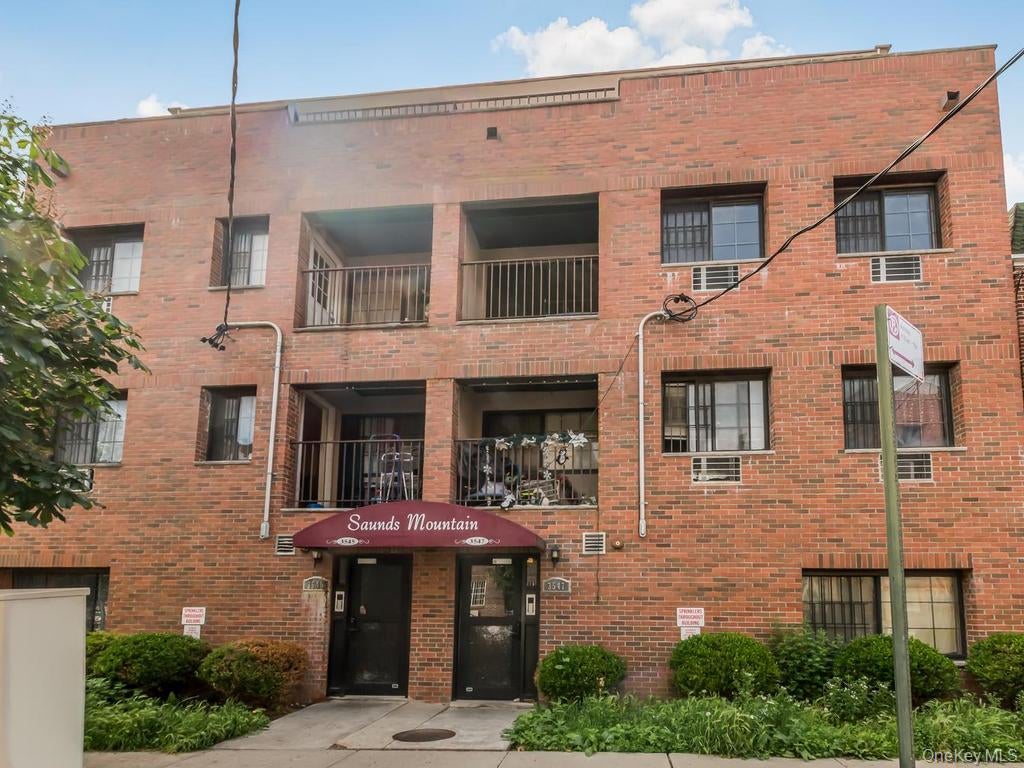 3545-3547 Carlisle Place — photo