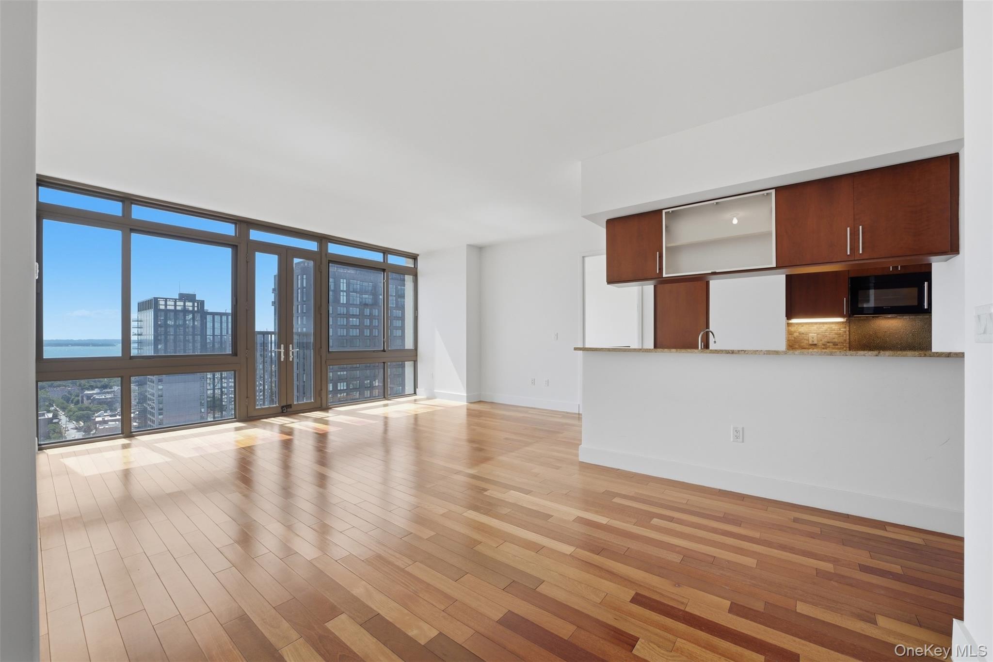 175 Huguenot Street 2602 — photo