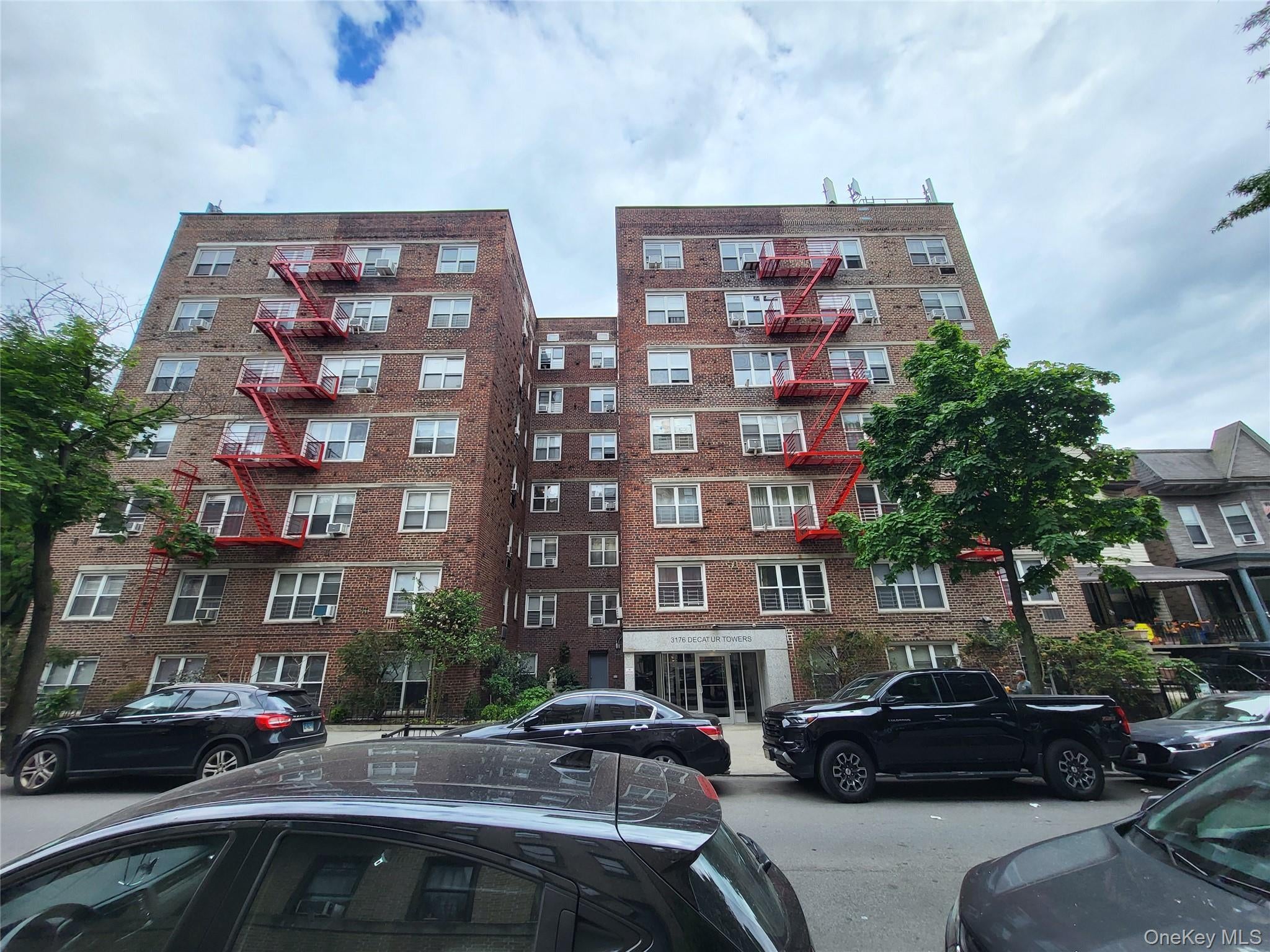 3176 Decatur Avenue L1 — photo