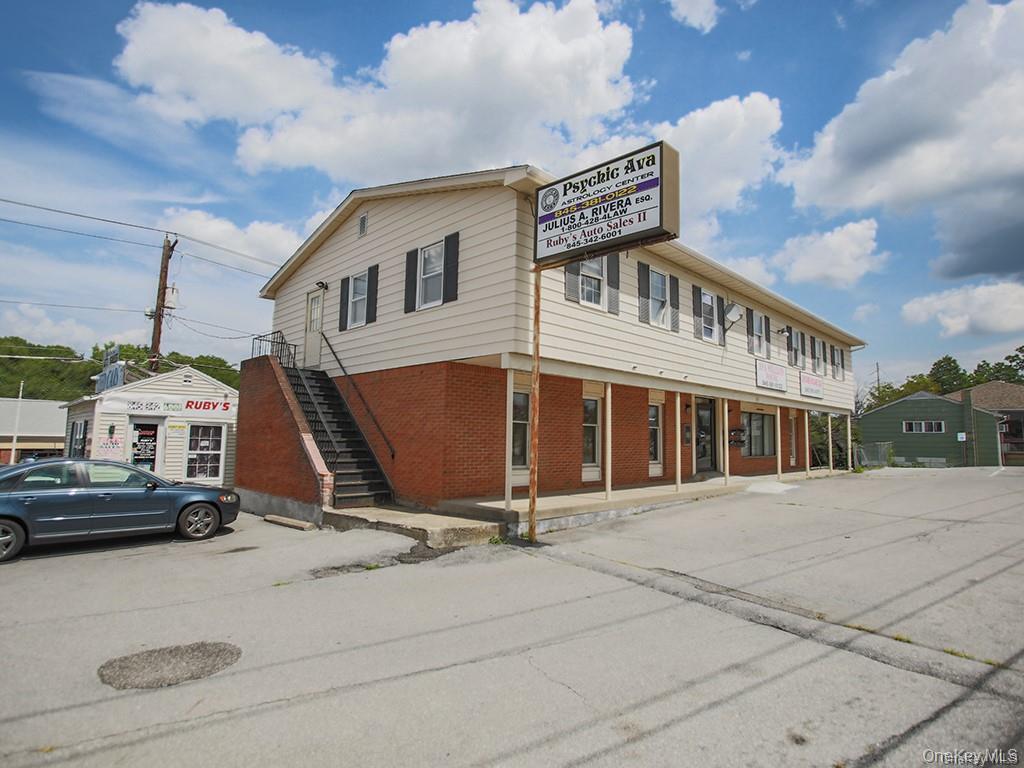 365 Route 211 E — photo