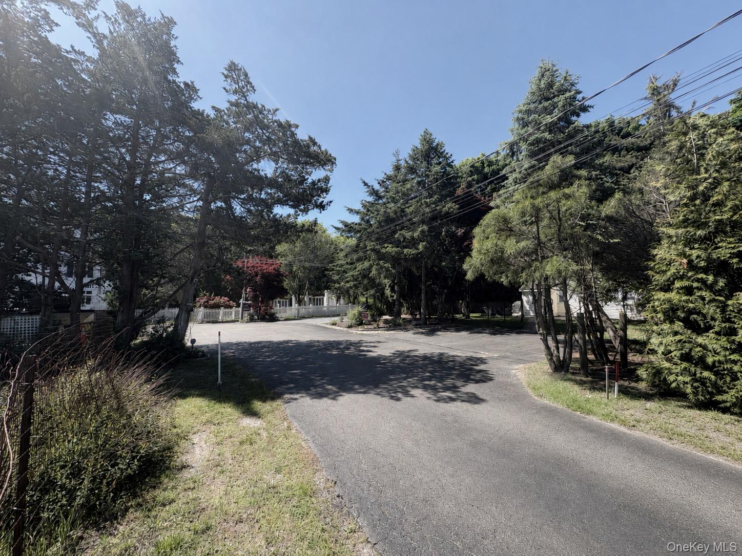 533, 531, 529 Montauk Highway — photo