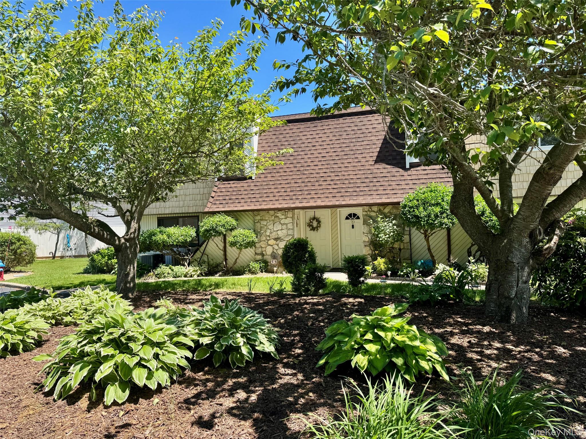 71 Pointe Circle S 71 — photo