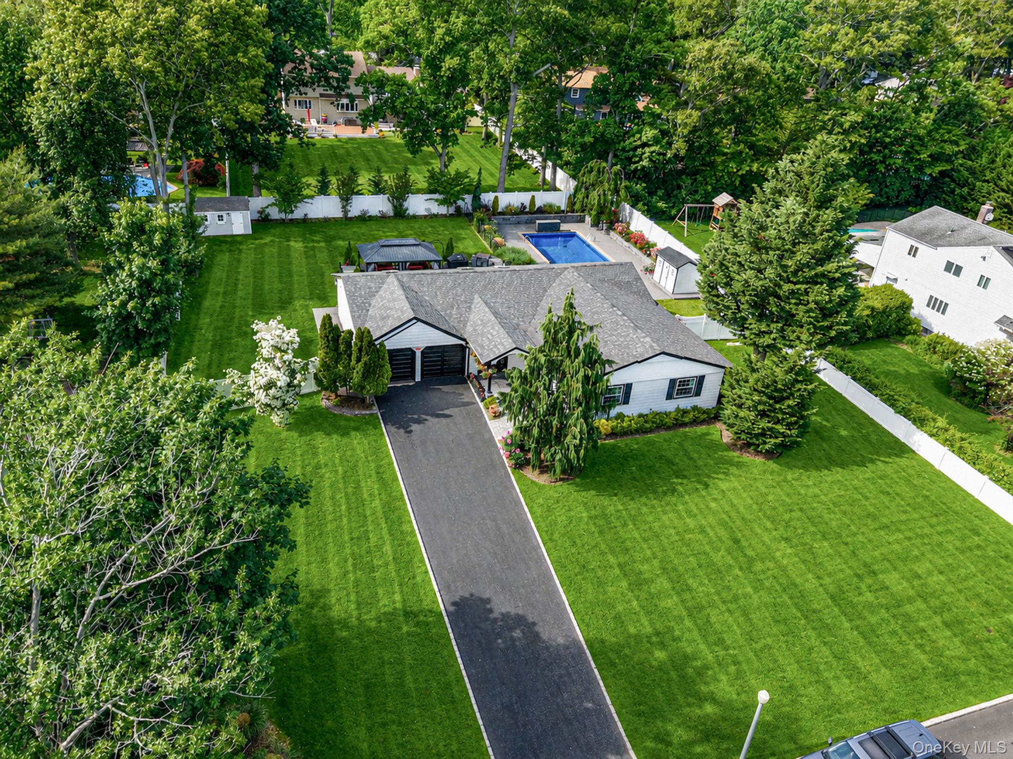 11 Gallatin Drive — photo