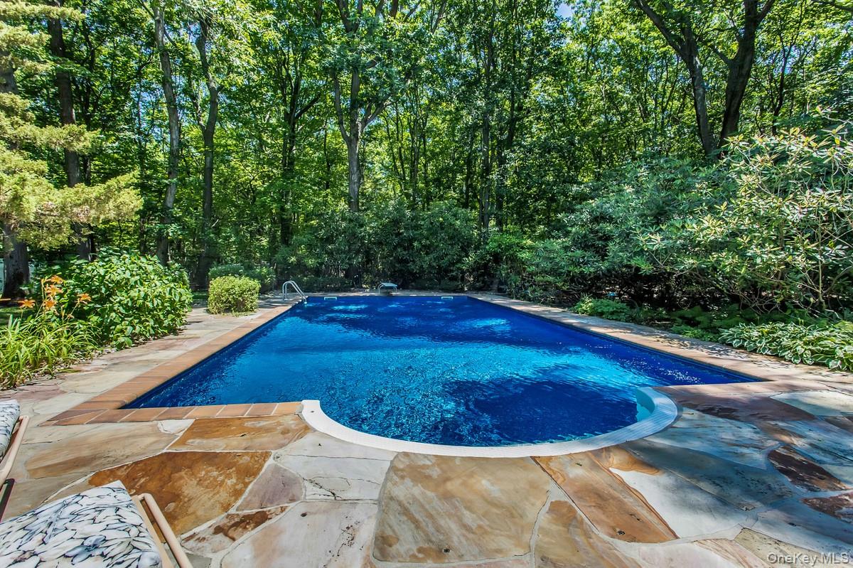6 Cliffside Drive — photo