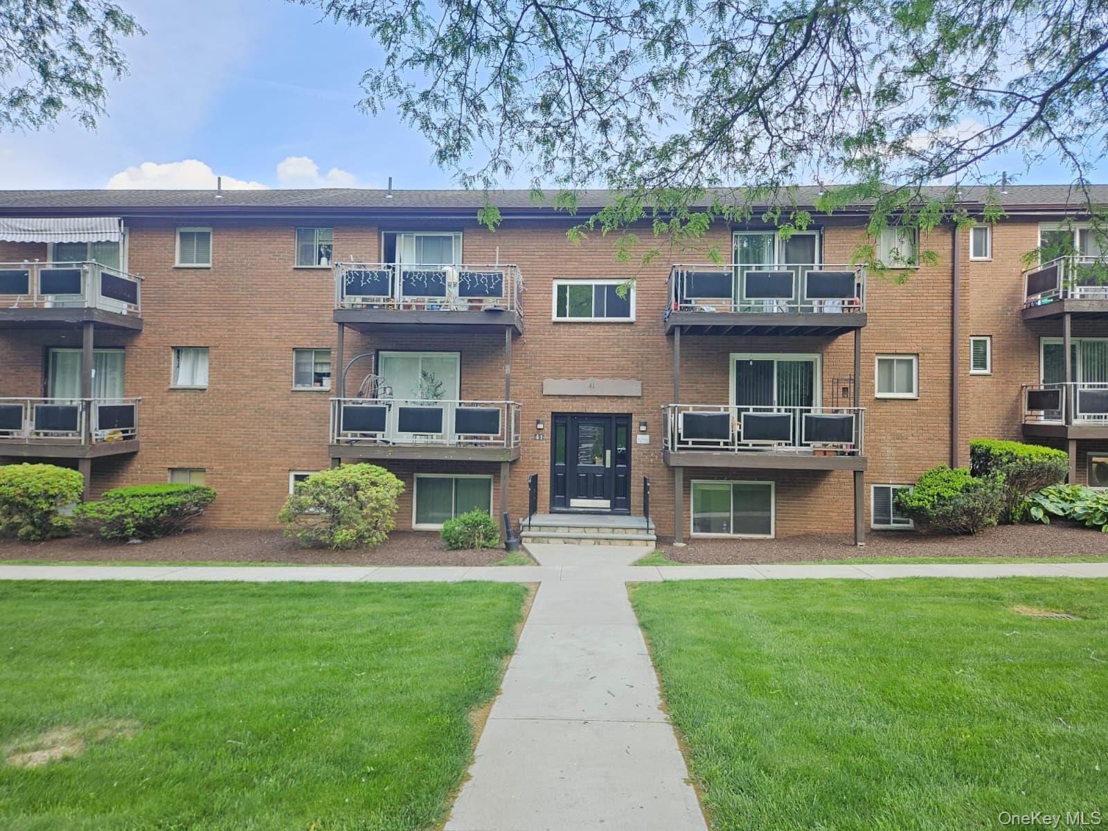 41 Tanager Road 4102 — photo
