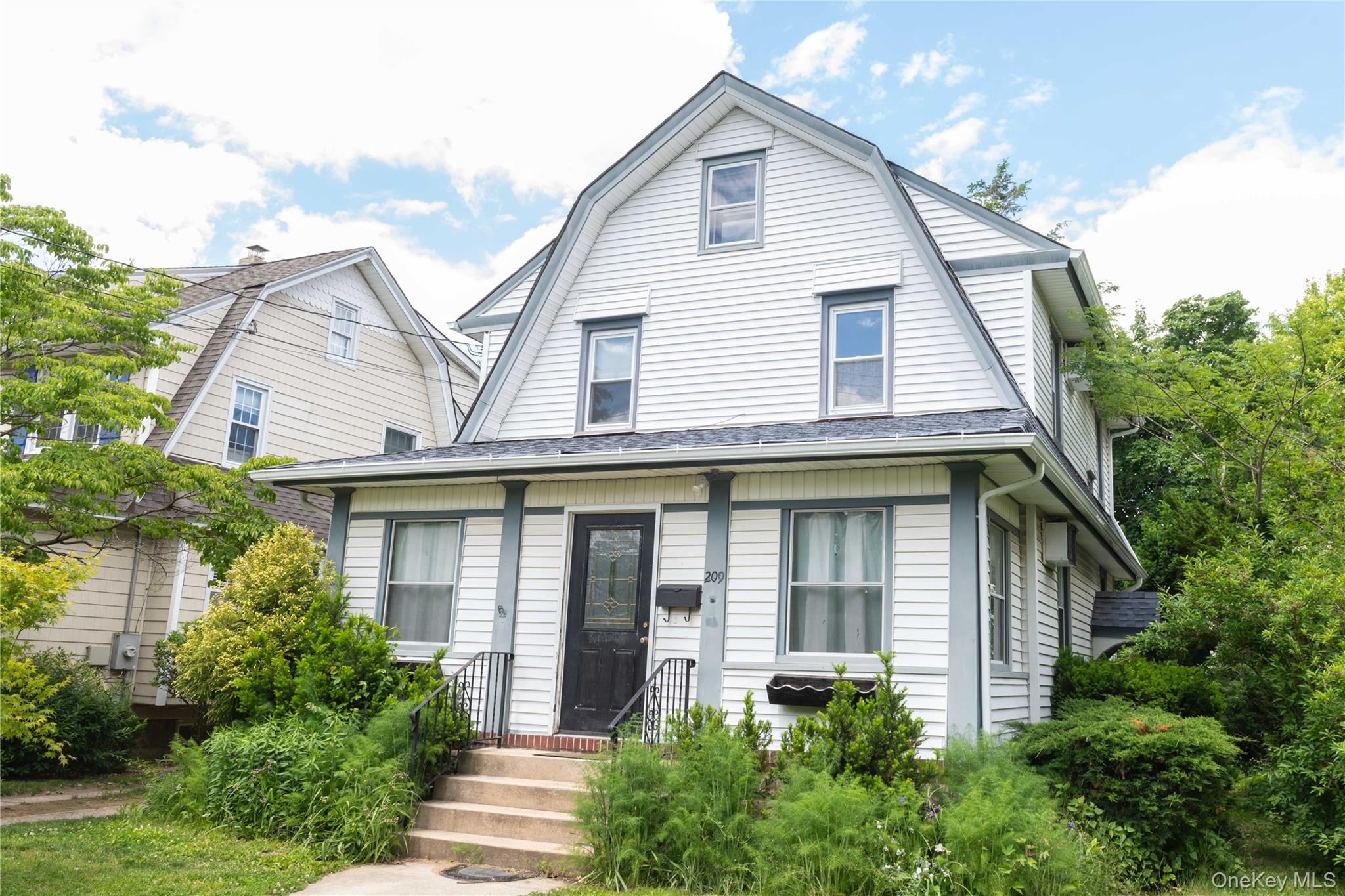 209 Sherman Street — photo