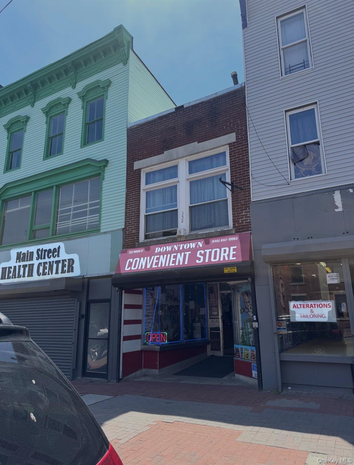 325 Main Street — photo