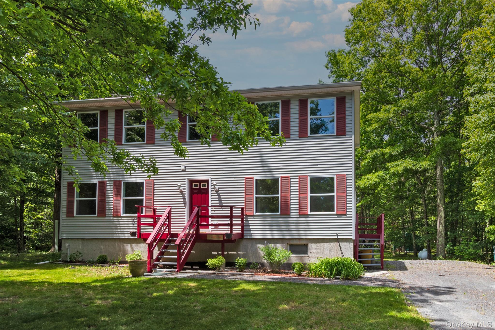 10 Lairds Court — photo