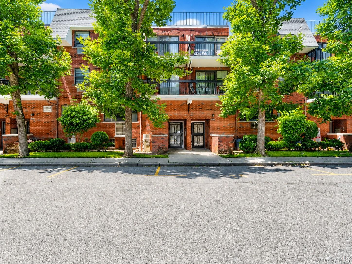 7108 Sutton Place 1 — photo