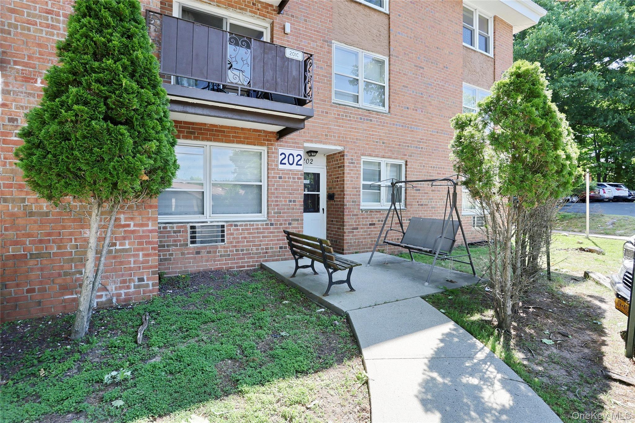 202 Kearsing Parkway — photo