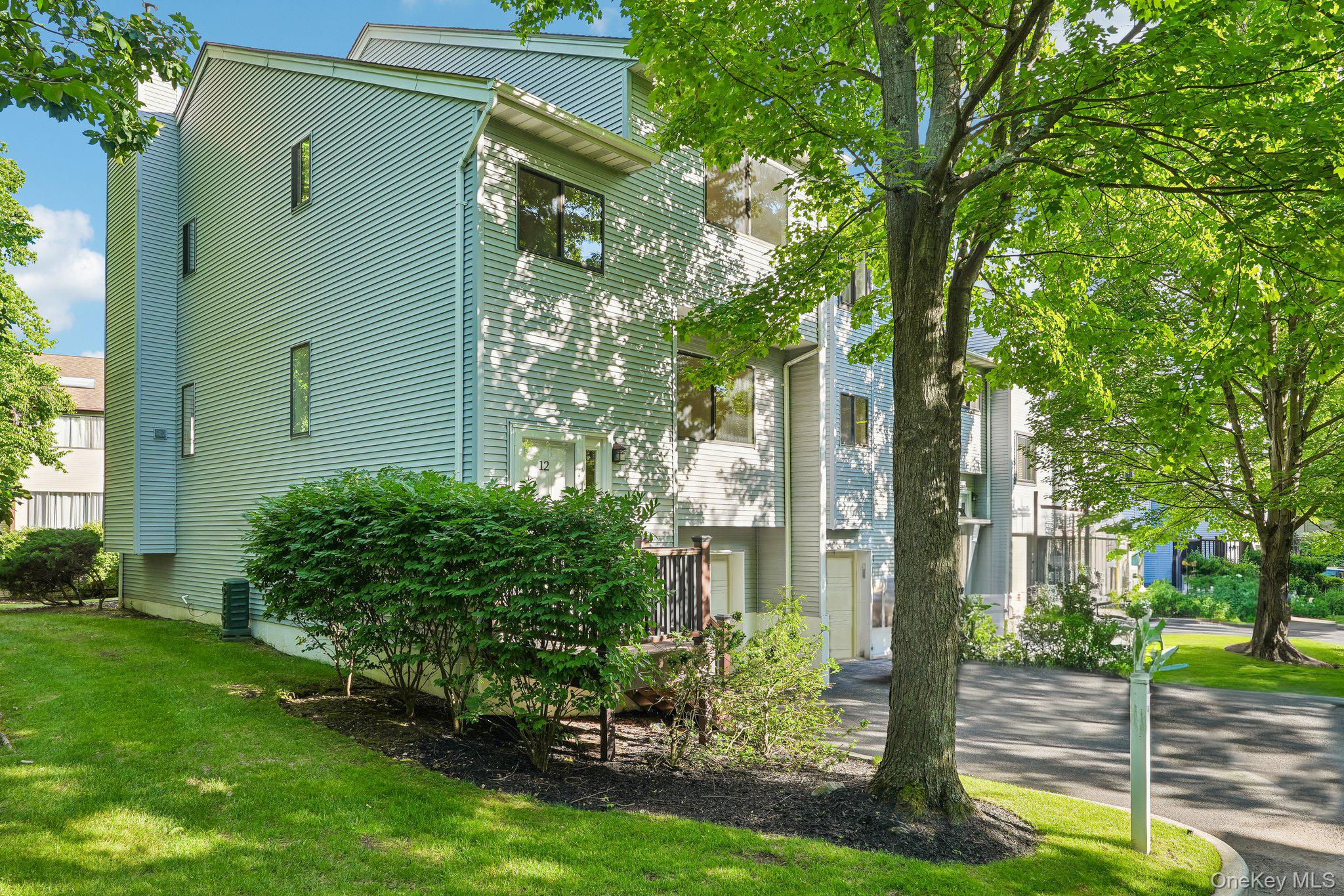 12 Evan Court — photo