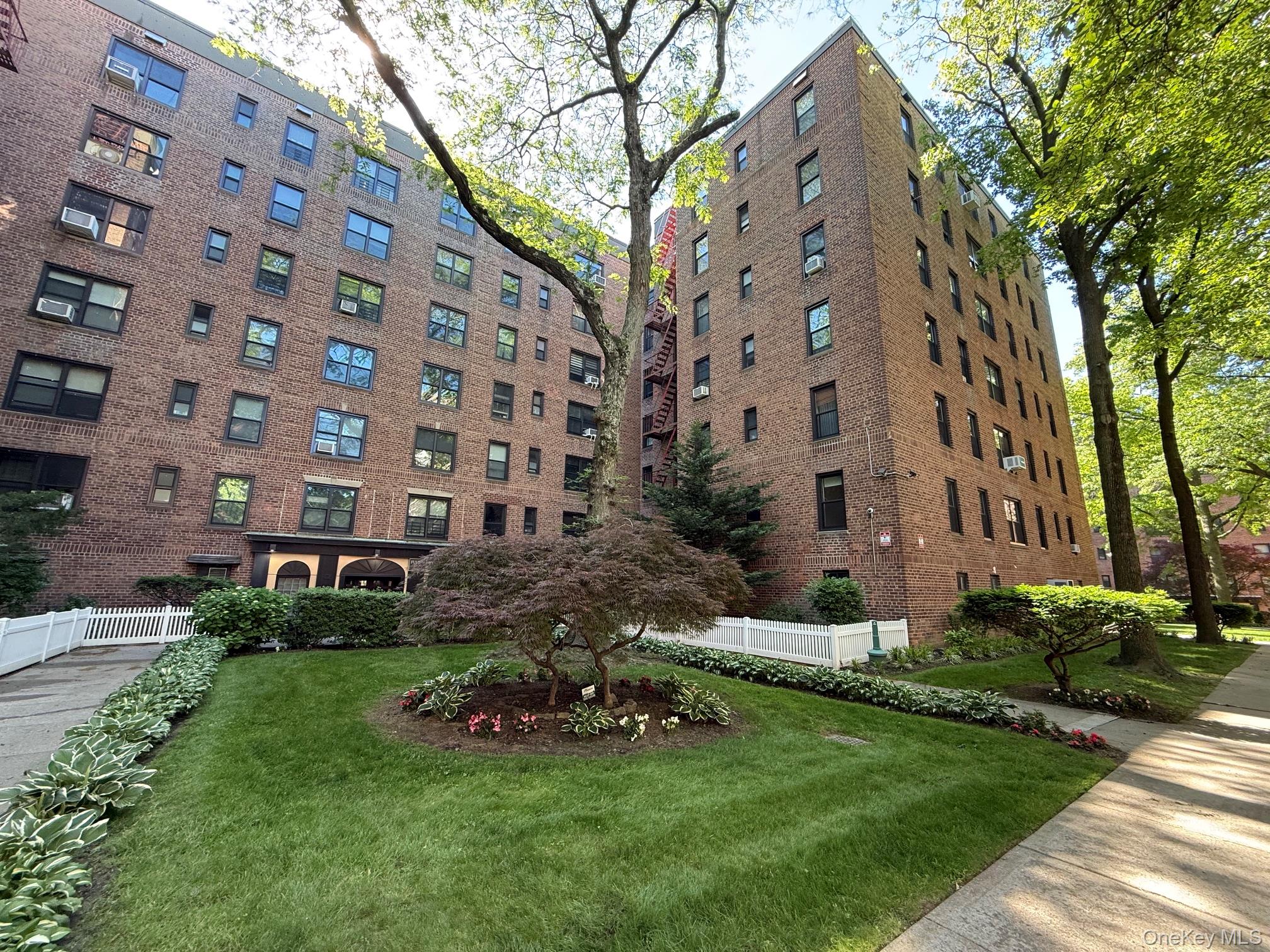 83-20 98 Street 2P — photo
