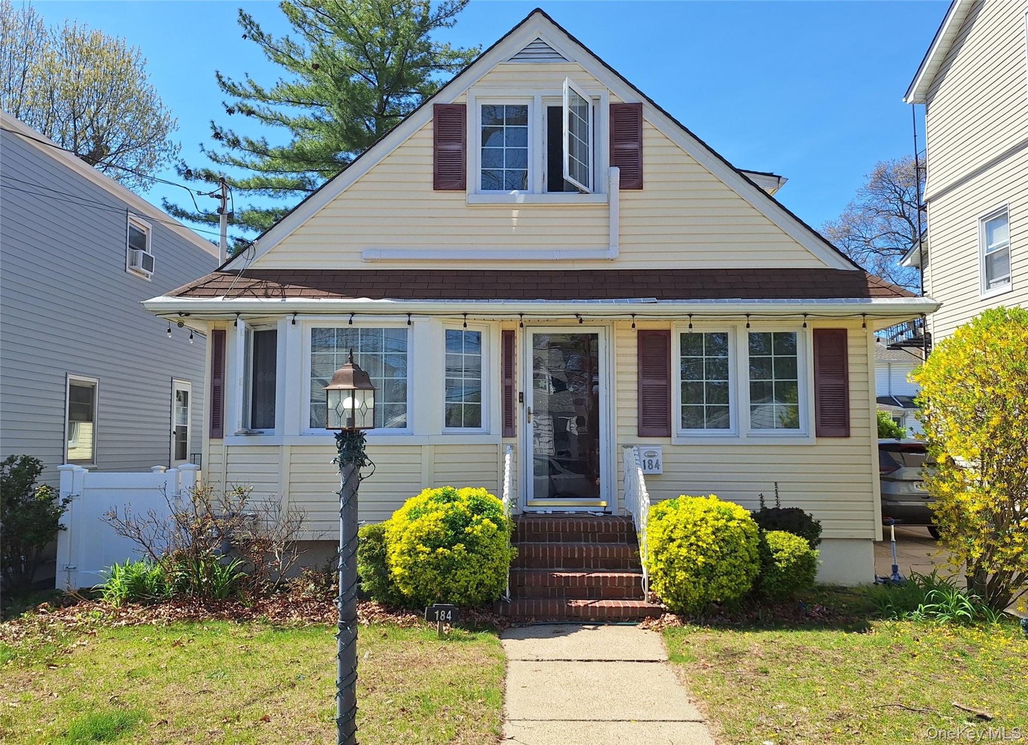 184 E Chester Street — photo