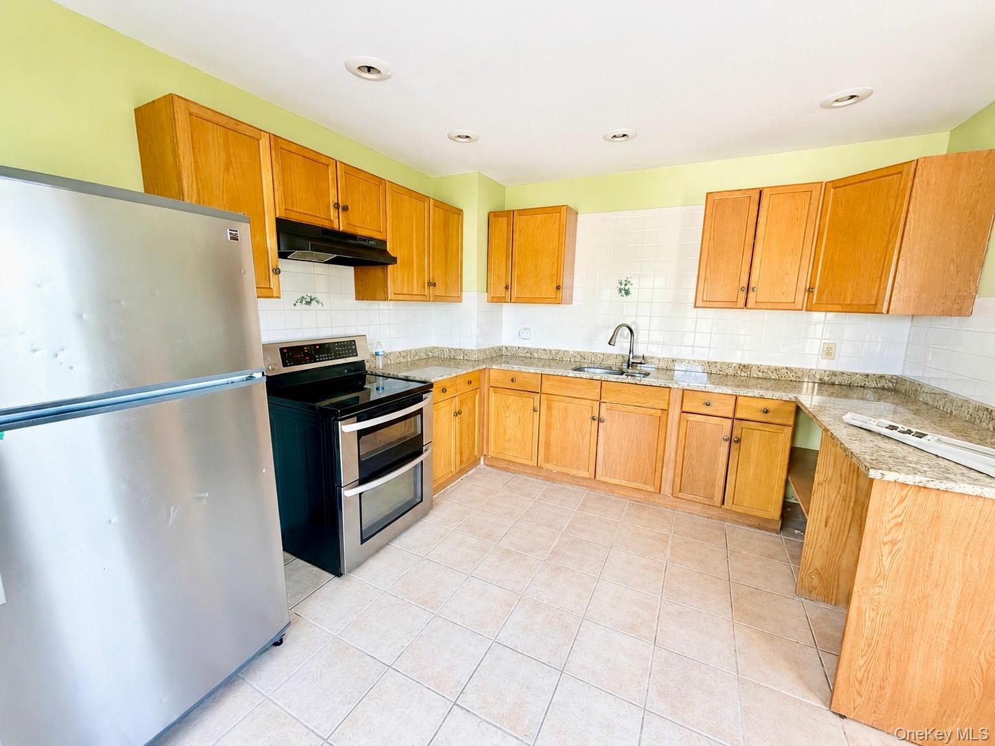 Home in Freeport, NY 11520 — photo 2