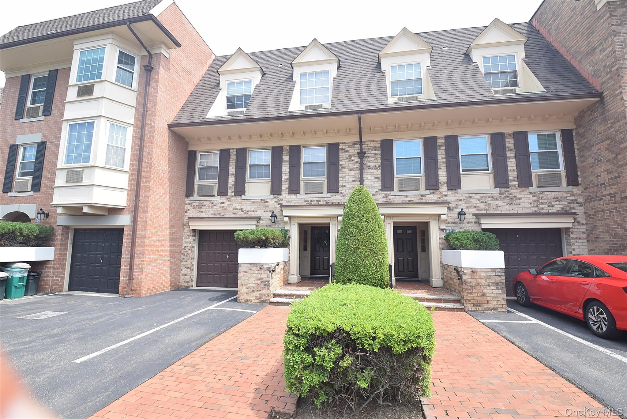 12-29 Diane Place 195 U — photo