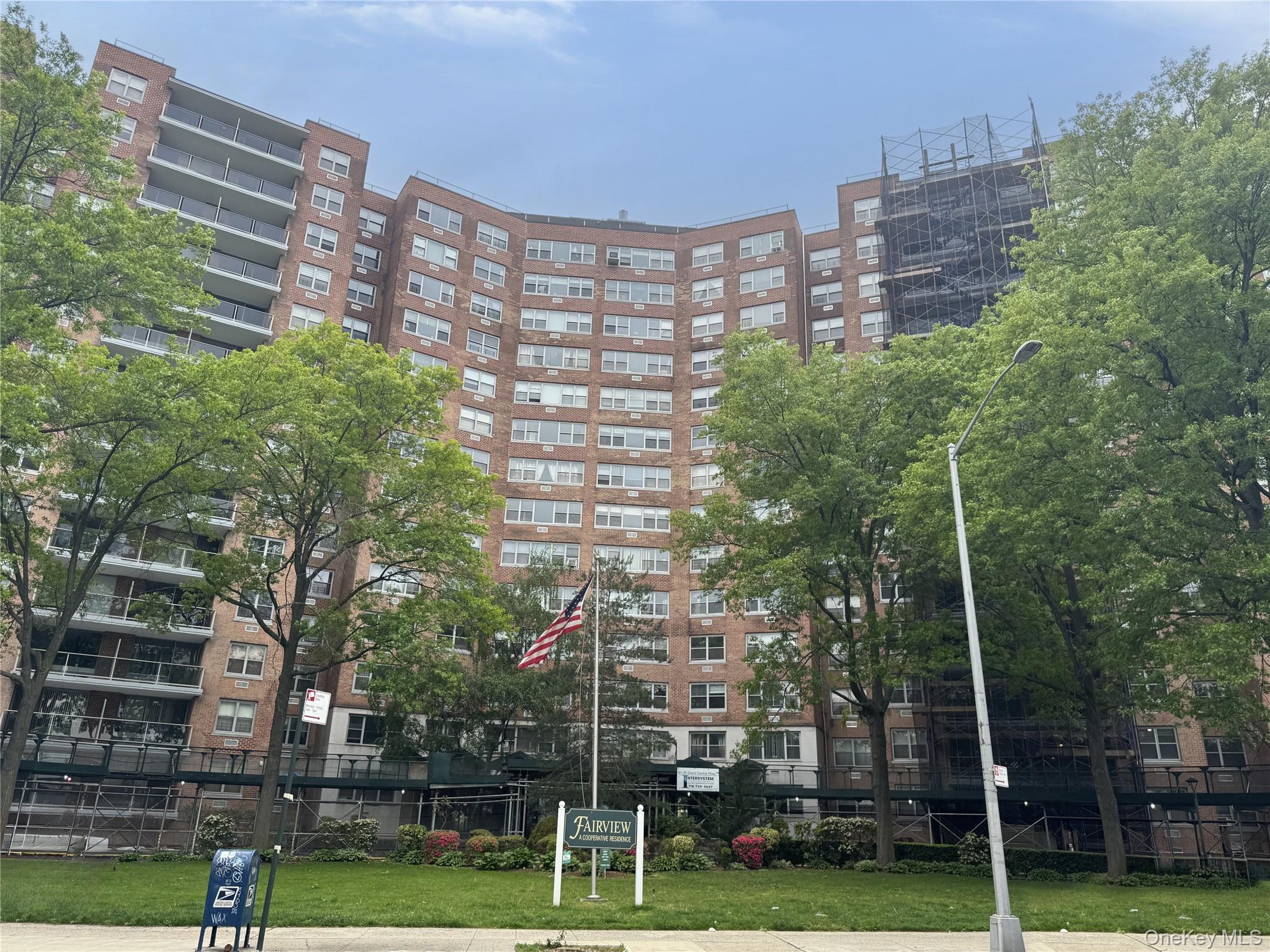 61-20 Grand Central Parkway a1 — photo